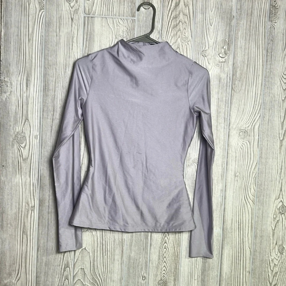 Woman’s naked wardrobe the sleek energy top in lavender size medium - Picture 1 of 4
